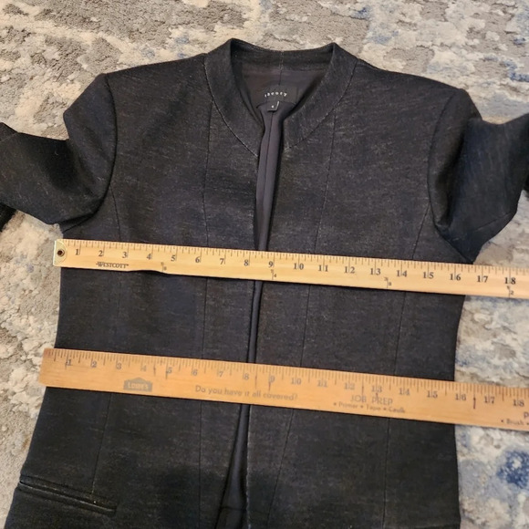 Theory wool-blend grey blazer Jacket. Size 4. Pockets. Open front - Picture 2 of 16